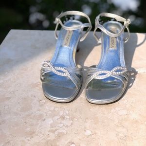 Lasonia Silver Shoes - Size 7.5